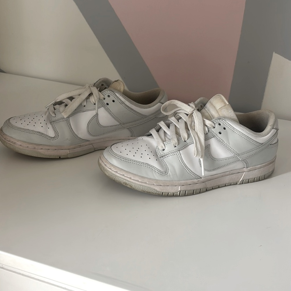 Size 9 women’s Nike dunks